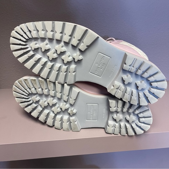 Louis Vuitton Mens Authentic ‘20 Landscape Combat Boots Purple LV Logo Rare 8.5 - Picture 9 of 15